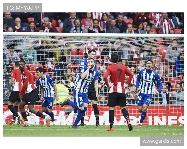 扎伊尔-埃梅里进攻创造力持续提升，中场组织表现稳健