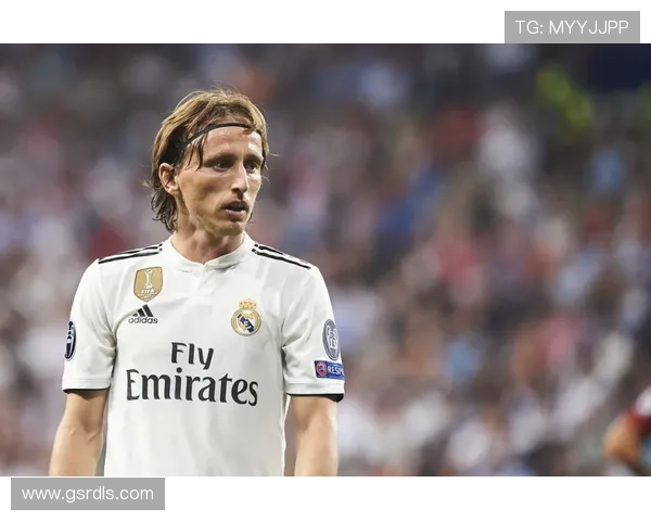 莫德里奇：从英超中场核心到皇马传奇的生涯跃迁解析