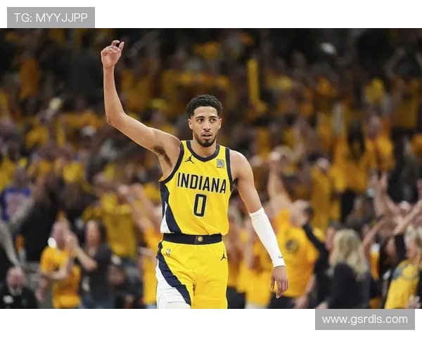 哈利伯顿突破创造进攻机会提升球队关键时刻表现